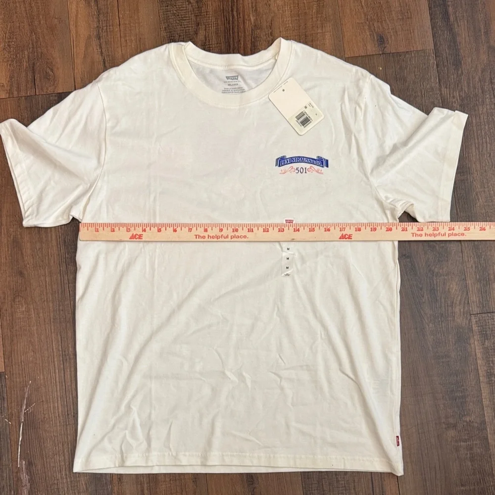 Levi's Cream Short-Sleeve Graphic Logo Tee with Blue Accent